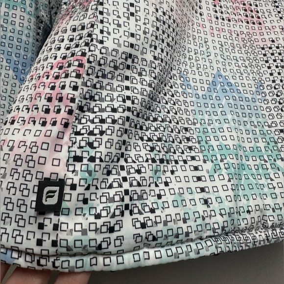 Fabletics Reversible Like New Puffer Jacket with Belt. Size Medium - Picture 14 of 16